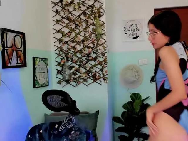 Alexa-Daddario from BongaCams