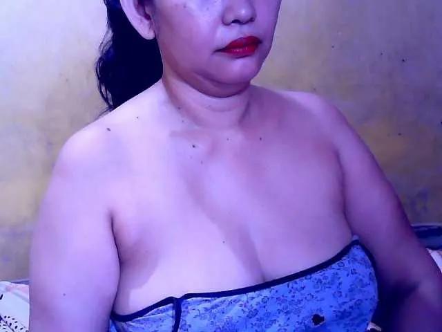 Carmela4u from BongaCams