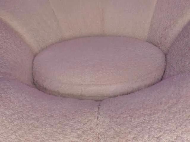 Luscious Cutte-hanna18 gets butt-naked and orgasm while being stared at cutte-hanna18 from BongaCams