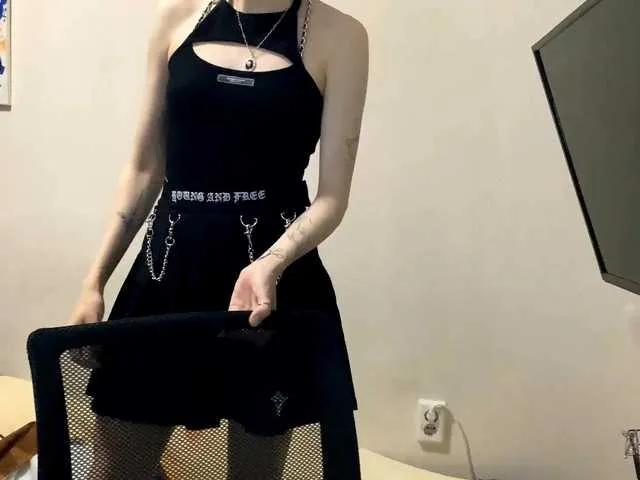 DeloiseChuta from BongaCams