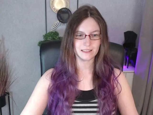 EmmaHeart from BongaCams