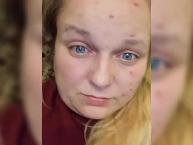 EmmaXlove from BongaCams