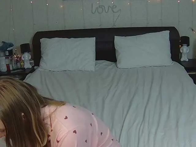 Watch amazing camwhore LinkaMalinka LinkaMalinka from BongaCams