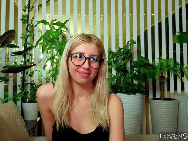 MiaLiaHot from BongaCams