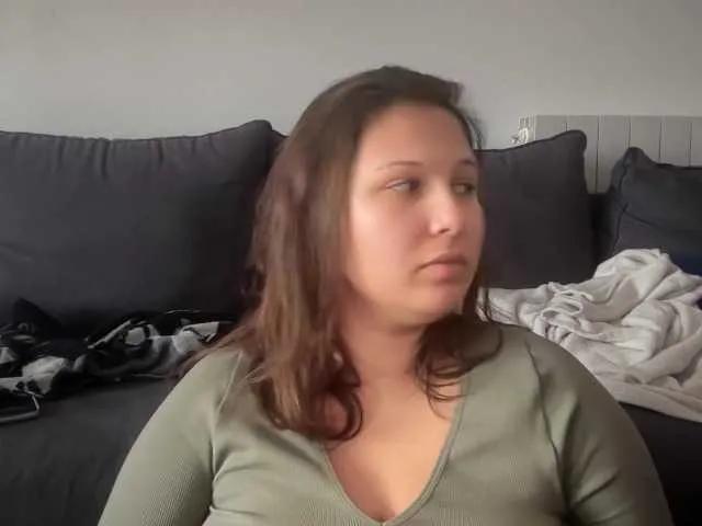 Minettesexy24 from BongaCams