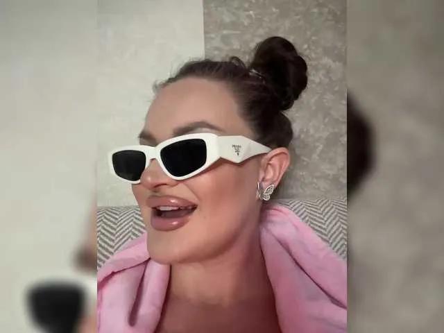 Curious Mollekiss stripping down and masturbating with her beloved sex toys Mollekiss from BongaCams