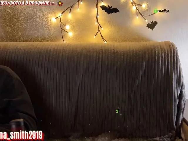 Bicurious sexiness: SabrinaSmith gets unclothed while caressing her minge on video SabrinaSmith from BongaCams