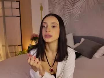 adoracortes from Chaturbate