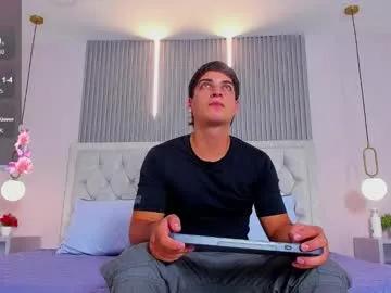 apolo_moon18 from Chaturbate