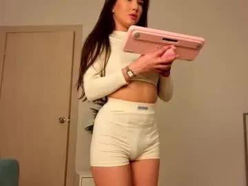 emiliglow_ from Chaturbate