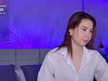 emma_plux from Chaturbate