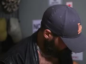 hairyrobxxx from Chaturbate