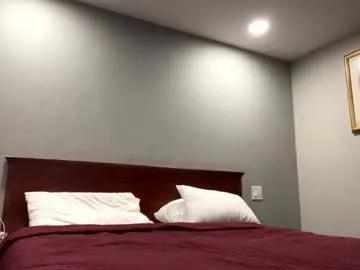 kibrombariu45 from Chaturbate