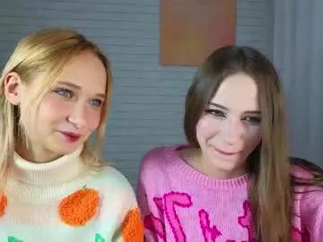 Streaming fantasies and naughty delight with Chaturbate's specialised Strawberryglow strawberryglow from Chaturbate