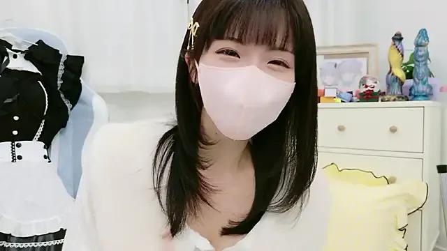 Hypnotic -minami- gets nude and squirt while being gazed on -minami- from StripChat