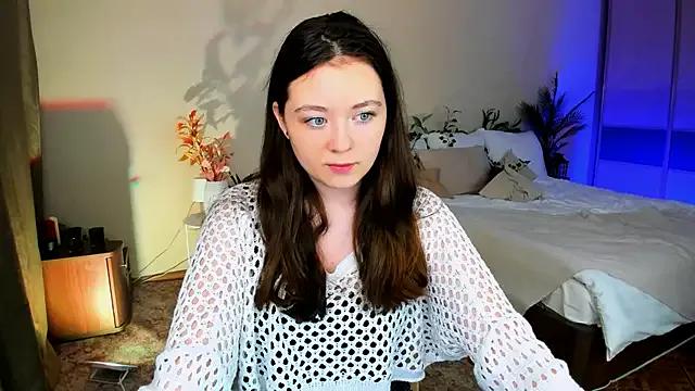 AlluringLookk from StripChat