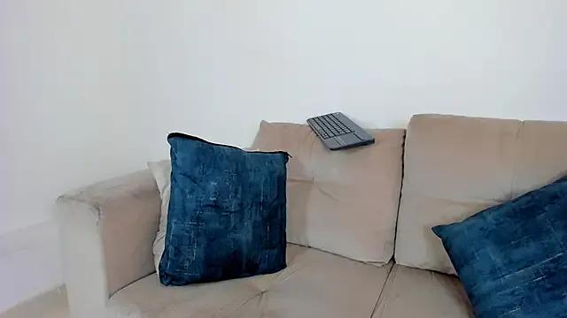 Broadcasting dreams and naughty satisfaction with StripChat's versed April_smiith april_smiith from StripChat