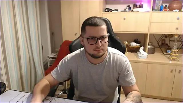 bigpuff_hott from StripChat