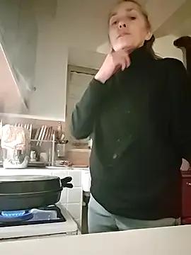 The phenomenal DaisyDea - sweet cam room performer ready to peak DaisyDea from StripChat