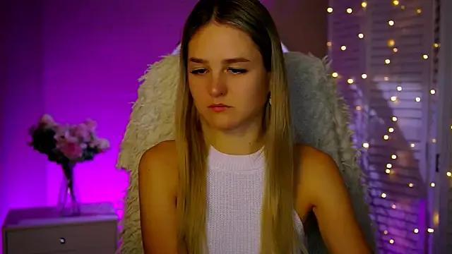 Sensual DeboraLarson wants you to fuck her body now DeboraLarson from StripChat