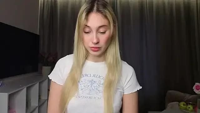 foxy_vivi from StripChat