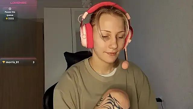 Check out StripChat's FoxySable FoxySable from StripChat