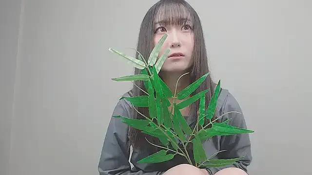 Hanna_18_cute from StripChat