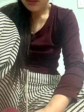 Hoanami from StripChat