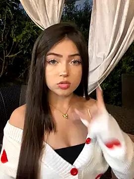 KyliePinkk_ from StripChat