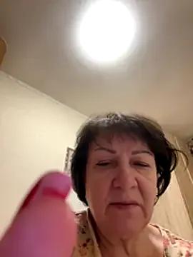 LittleBead522 from StripChat