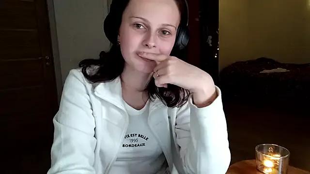 Quirk dreams with sites LouiseMarengo's web cam for a nasty live showcase LouiseMarengo from StripChat