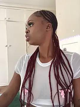 LuciousLips96 from StripChat