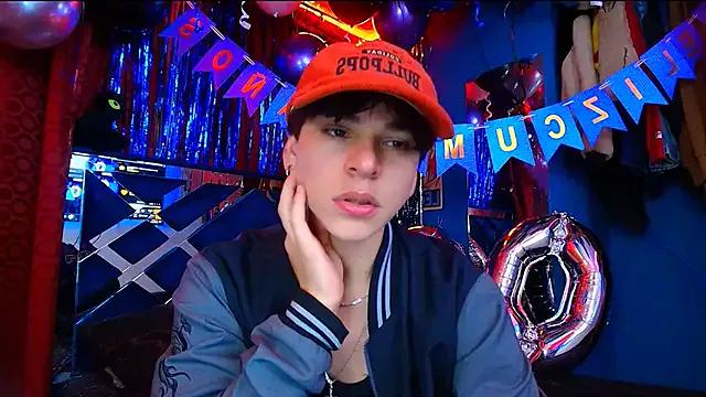 Luke_Howland from StripChat