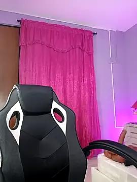 LunaaRosse from StripChat