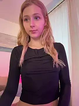 LunaRase from StripChat