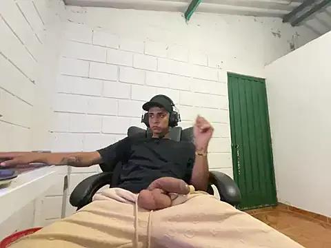 Max_TheHorseDick from StripChat