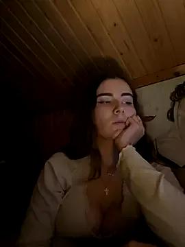 mewKate from StripChat