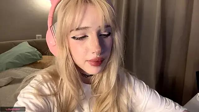 Milkmoriee from StripChat