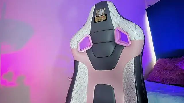 milly_kenner from StripChat