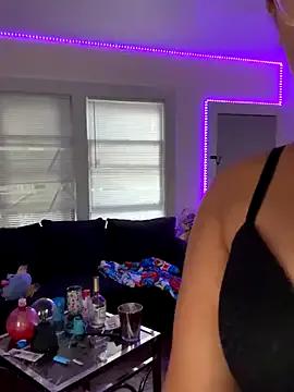 Naughtynessaa from StripChat
