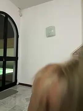 nicole_98 from StripChat