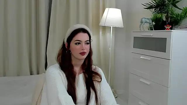 OlaGrayer from StripChat