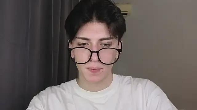 Oliver_star_boy_ from StripChat