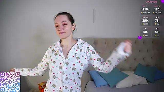 Satisfy your craziest fantasies with StripChat's juicy RolandaFolkes RolandaFolkes from StripChat