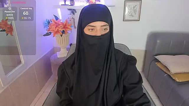 salma_arabicc from StripChat