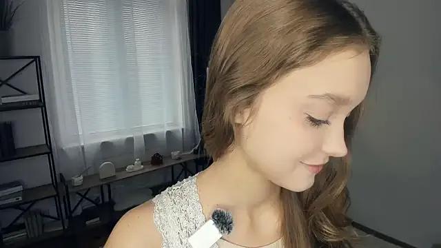 SerrenaAa from StripChat