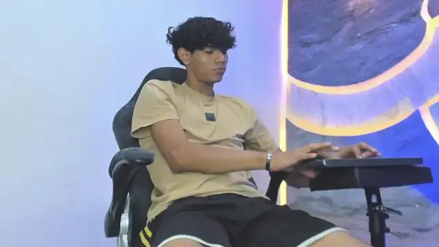 Sex_Boy_33_ from StripChat