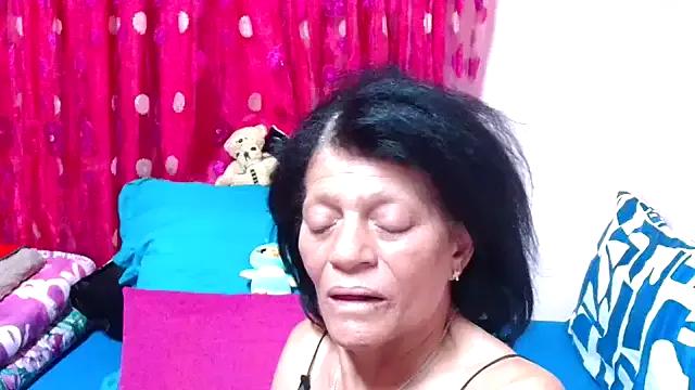 SLUTTYROXY from StripChat