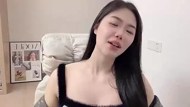 suki-1 from StripChat