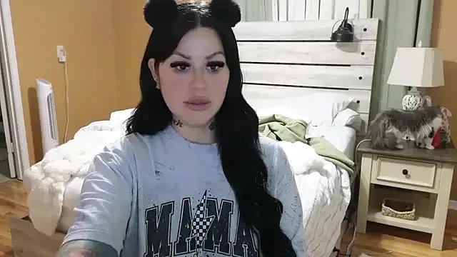 TexasTattooedHouseWife from StripChat